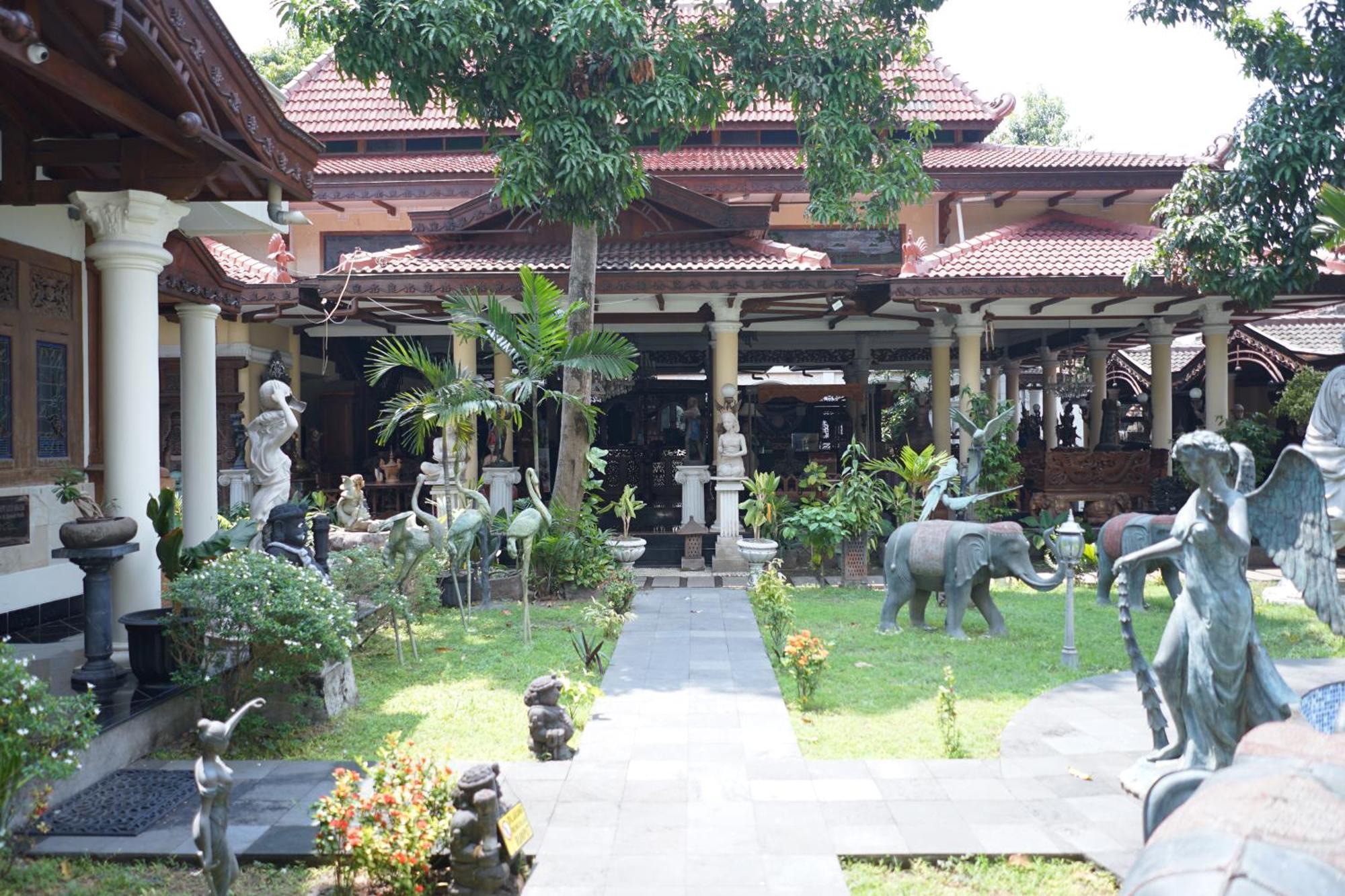 Rumah Pesik Art & Heritage Hotel Gondowulung Kültér fotó
