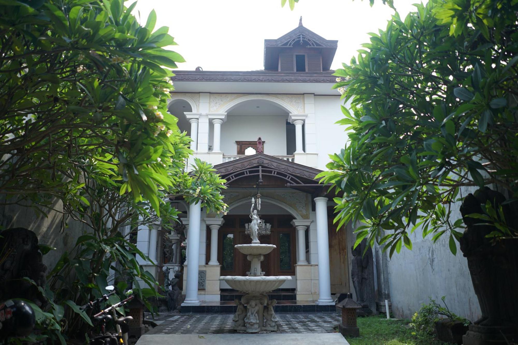 Rumah Pesik Art & Heritage Hotel Gondowulung Kültér fotó